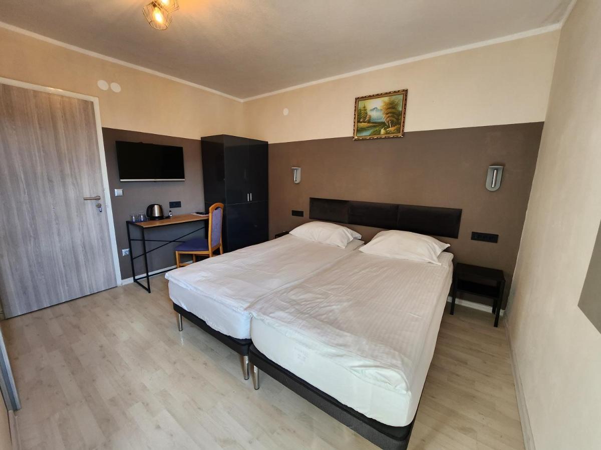 Pension Knafel Zirovnica Exterior foto